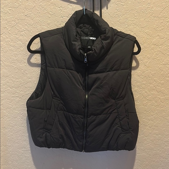 Fashion Nova Black Quilted Puffer Vest - Picture 1 of 2